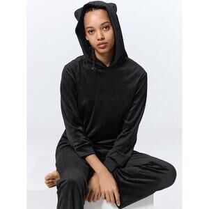 GU (Uniqlo) Meringue Feel Cat Ear Hoodie and Pants Set, Dark Gray / Black